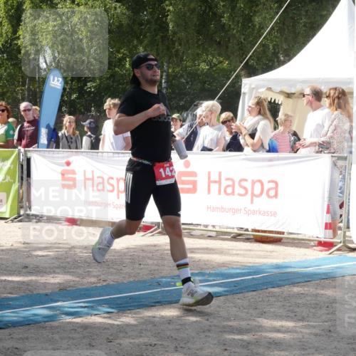 07.09.2025 - 19. Norderstedt Triathlon Zöllner http://msf.ph/oto/8788288 07.09.2025 13:43:33 Ziel 142, 323 meine-sportfotos.de