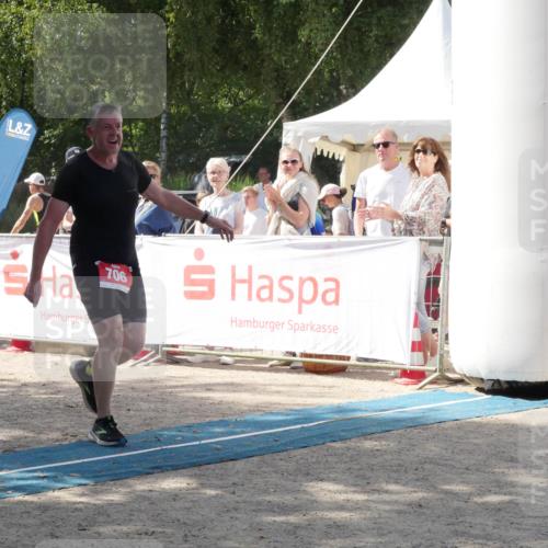 07.09.2025 - 19. Norderstedt Triathlon Zöllner http://msf.ph/oto/8788300 07.09.2025 13:43:51 Ziel 706 meine-sportfotos.de