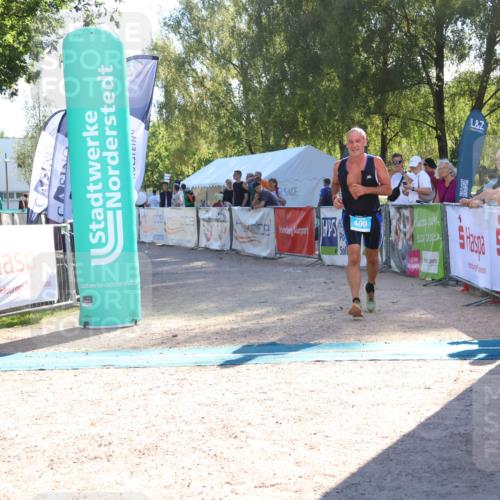 07.09.2025 - 19. Norderstedt Triathlon Zöllner http://msf.ph/oto/8788302 07.09.2025 16:07:43 Ziel 400 meine-sportfotos.de