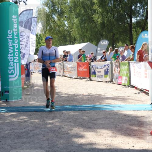 07.09.2025 - 19. Norderstedt Triathlon Zöllner http://msf.ph/oto/8788344 07.09.2025 13:43:02 Ziel 241 meine-sportfotos.de