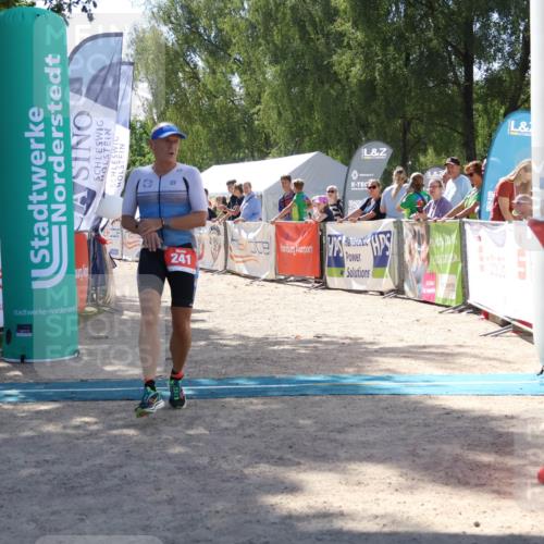 07.09.2025 - 19. Norderstedt Triathlon Zöllner http://msf.ph/oto/8788347 07.09.2025 13:43:02 Ziel 241 meine-sportfotos.de