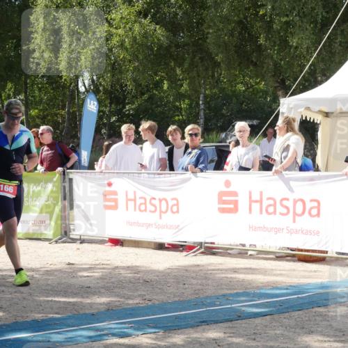 07.09.2025 - 19. Norderstedt Triathlon Zöllner http://msf.ph/oto/8788353 07.09.2025 13:44:55 Ziel 166 meine-sportfotos.de