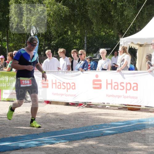 07.09.2025 - 19. Norderstedt Triathlon Zöllner http://msf.ph/oto/8788358 07.09.2025 13:44:56 Ziel 166 meine-sportfotos.de