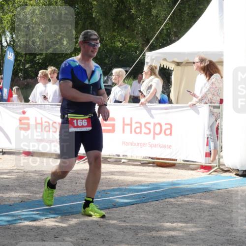 07.09.2025 - 19. Norderstedt Triathlon Zöllner http://msf.ph/oto/8788364 07.09.2025 13:44:57 Ziel 166 meine-sportfotos.de