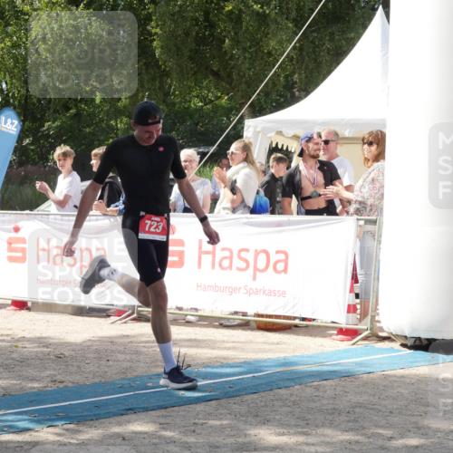07.09.2025 - 19. Norderstedt Triathlon Zöllner http://msf.ph/oto/8788399 07.09.2025 13:46:01 Ziel 723 meine-sportfotos.de