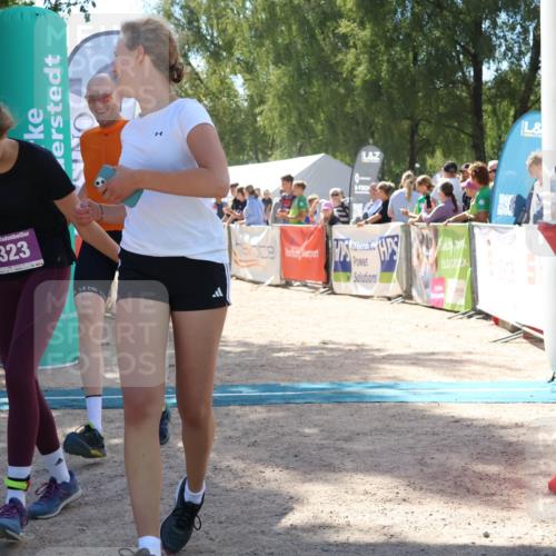 07.09.2025 - 19. Norderstedt Triathlon Zöllner http://msf.ph/oto/8788410 07.09.2025 13:43:28 Ziel 142, 323 meine-sportfotos.de