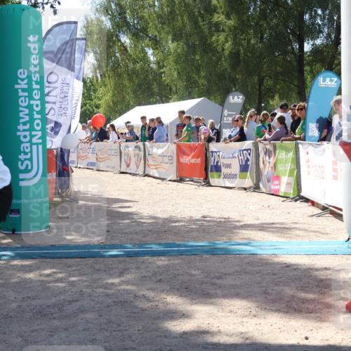 07.09.2025 - 19. Norderstedt Triathlon Zöllner http://msf.ph/oto/8788415 07.09.2025 13:43:32 Ziel 142, 323 meine-sportfotos.de
