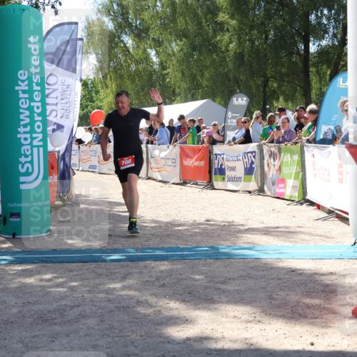 07.09.2025 - 19. Norderstedt Triathlon Zöllner http://msf.ph/oto/8788442 07.09.2025 13:43:49 Ziel 706 meine-sportfotos.de