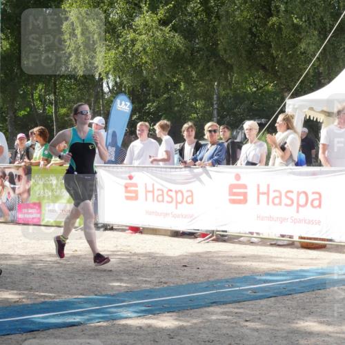 07.09.2025 - 19. Norderstedt Triathlon Zöllner http://msf.ph/oto/8788464 07.09.2025 13:48:01 Ziel 240, 349 meine-sportfotos.de