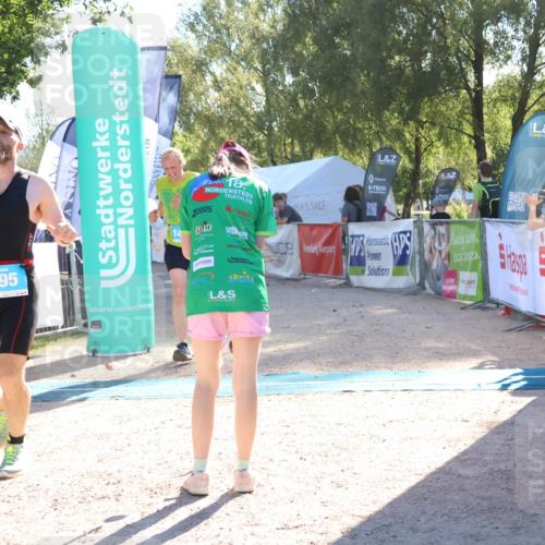 07.09.2025 - 19. Norderstedt Triathlon Zöllner http://msf.ph/oto/8788470 07.09.2025 16:09:24 Ziel 395, 1466 meine-sportfotos.de