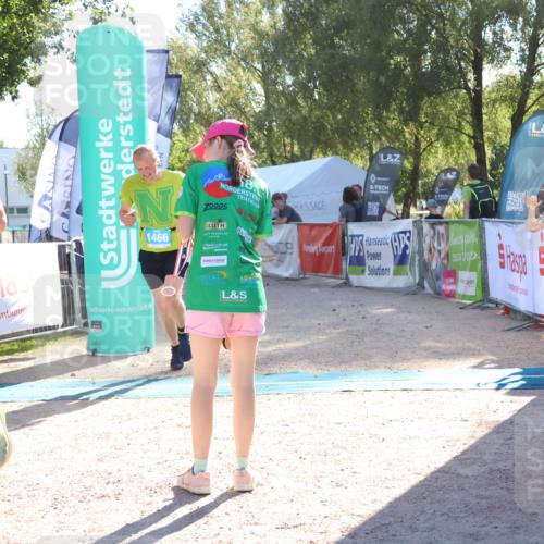 07.09.2025 - 19. Norderstedt Triathlon Zöllner http://msf.ph/oto/8788474 07.09.2025 16:09:24 Ziel 395, 1466 meine-sportfotos.de