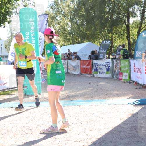 07.09.2025 - 19. Norderstedt Triathlon Zöllner http://msf.ph/oto/8788480 07.09.2025 16:09:24 Ziel 395, 1466 meine-sportfotos.de