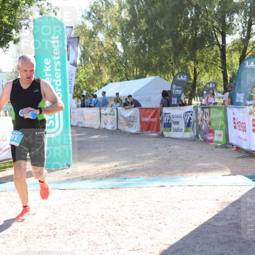 07.09.2025 - 19. Norderstedt Triathlon Zöllner http://msf.ph/oto/8788550 07.09.2025 16:09:52 Ziel 391 meine-sportfotos.de