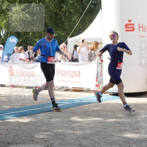 07.09.2025 - 19. Norderstedt Triathlon Zöllner http://msf.ph/oto/8788569 07.09.2025 13:48:49 Ziel 153, 264, 334, 1292, 1344 meine-sportfotos.de