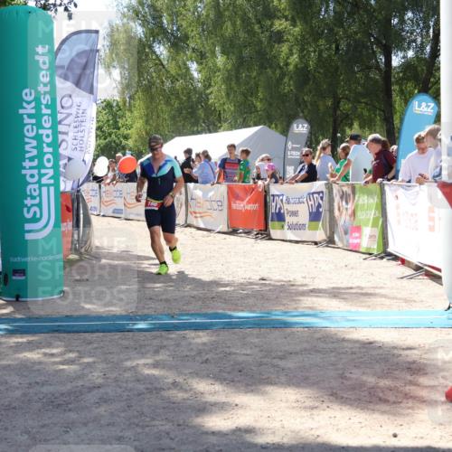07.09.2025 - 19. Norderstedt Triathlon Zöllner http://msf.ph/oto/8788588 07.09.2025 13:44:53 Ziel 166 meine-sportfotos.de