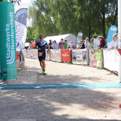 07.09.2025 - 19. Norderstedt Triathlon Zöllner http://msf.ph/oto/8788590 07.09.2025 13:44:53 Ziel 166 meine-sportfotos.de
