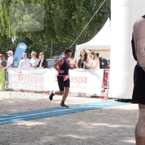 07.09.2025 - 19. Norderstedt Triathlon Zöllner http://msf.ph/oto/8788599 07.09.2025 13:49:29 Ziel 320, 789 meine-sportfotos.de
