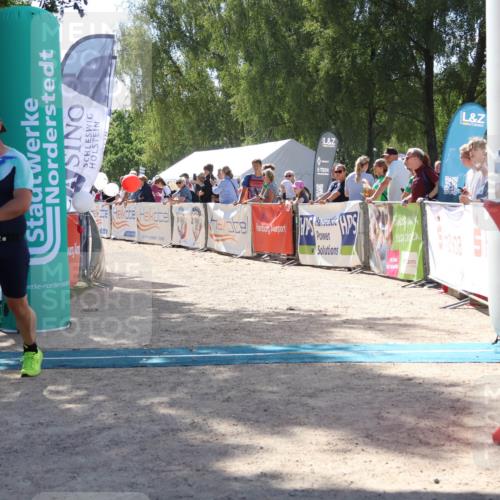07.09.2025 - 19. Norderstedt Triathlon Zöllner http://msf.ph/oto/8788618 07.09.2025 13:44:55 Ziel 166 meine-sportfotos.de