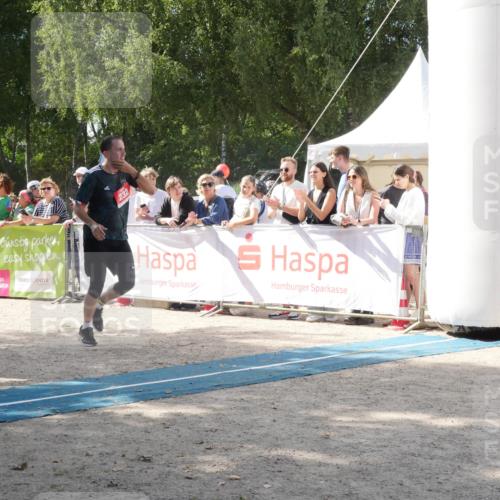 07.09.2025 - 19. Norderstedt Triathlon Zöllner http://msf.ph/oto/8788619 07.09.2025 13:50:31 Ziel 232 meine-sportfotos.de