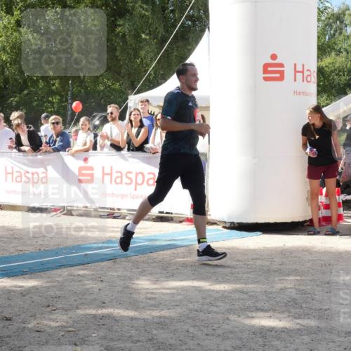 07.09.2025 - 19. Norderstedt Triathlon Zöllner http://msf.ph/oto/8788625 07.09.2025 13:50:32 Ziel 232 meine-sportfotos.de