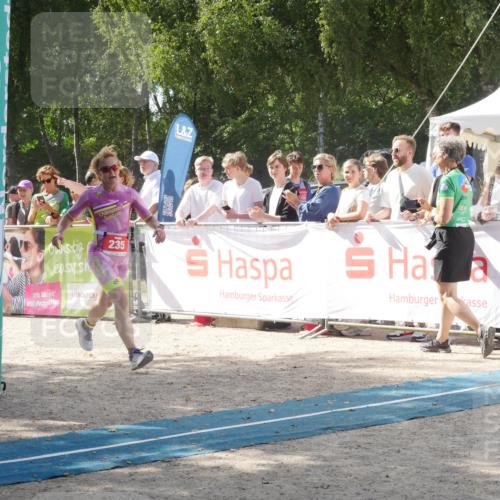 07.09.2025 - 19. Norderstedt Triathlon Zöllner http://msf.ph/oto/8788652 07.09.2025 13:51:01 Ziel 235, 747 meine-sportfotos.de