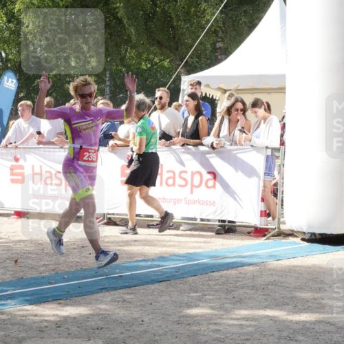 07.09.2025 - 19. Norderstedt Triathlon Zöllner http://msf.ph/oto/8788659 07.09.2025 13:51:01 Ziel 235, 747 meine-sportfotos.de