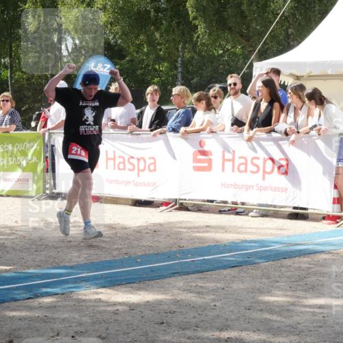07.09.2025 - 19. Norderstedt Triathlon Zöllner http://msf.ph/oto/8788679 07.09.2025 13:51:20 Ziel 219, 1356 meine-sportfotos.de