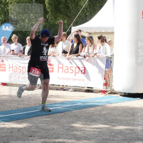 07.09.2025 - 19. Norderstedt Triathlon Zöllner http://msf.ph/oto/8788683 07.09.2025 13:51:21 Ziel 219, 1356 meine-sportfotos.de