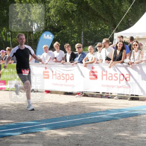 07.09.2025 - 19. Norderstedt Triathlon Zöllner http://msf.ph/oto/8788688 07.09.2025 13:51:24 Ziel 219, 1356 meine-sportfotos.de