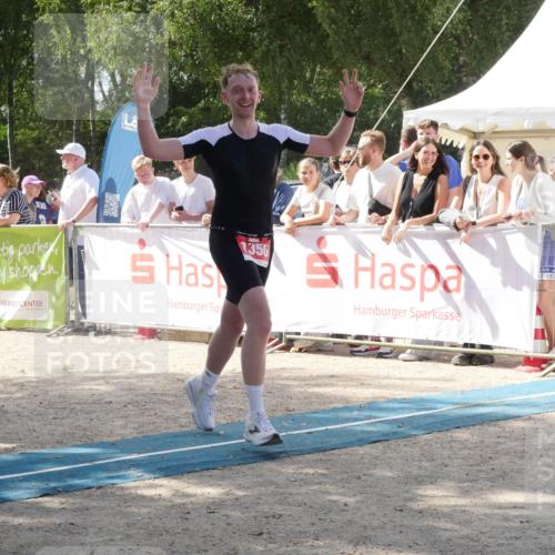 07.09.2025 - 19. Norderstedt Triathlon Zöllner http://msf.ph/oto/8788692 07.09.2025 13:51:25 Ziel 219, 1356 meine-sportfotos.de