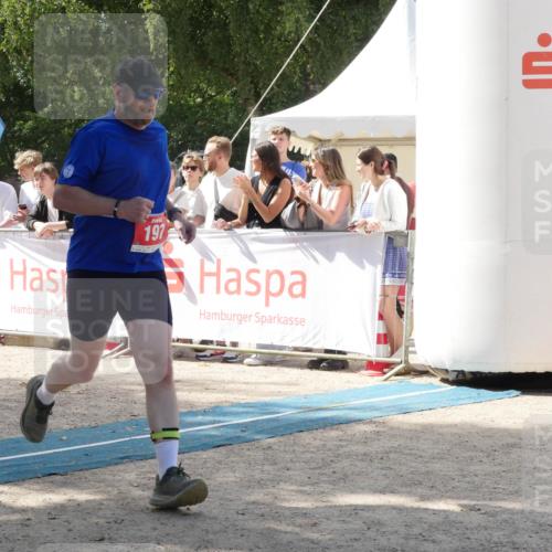 07.09.2025 - 19. Norderstedt Triathlon Zöllner http://msf.ph/oto/8788708 07.09.2025 13:51:36 Ziel 197, 317 meine-sportfotos.de