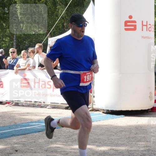 07.09.2025 - 19. Norderstedt Triathlon Zöllner http://msf.ph/oto/8788710 07.09.2025 13:51:36 Ziel 197, 317 meine-sportfotos.de