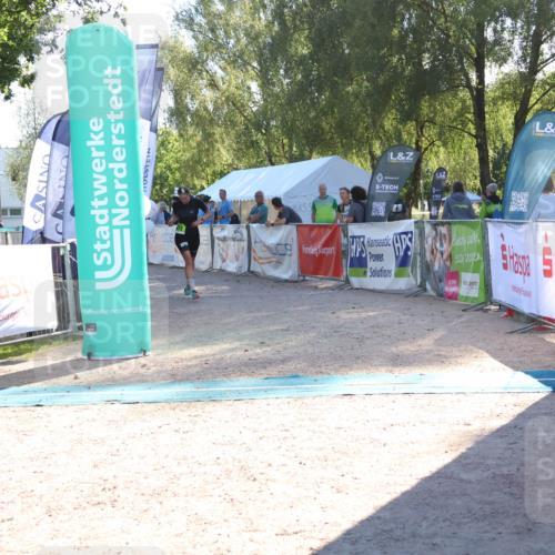 07.09.2025 - 19. Norderstedt Triathlon Zöllner http://msf.ph/oto/8788725 07.09.2025 16:11:12 Ziel 472 meine-sportfotos.de