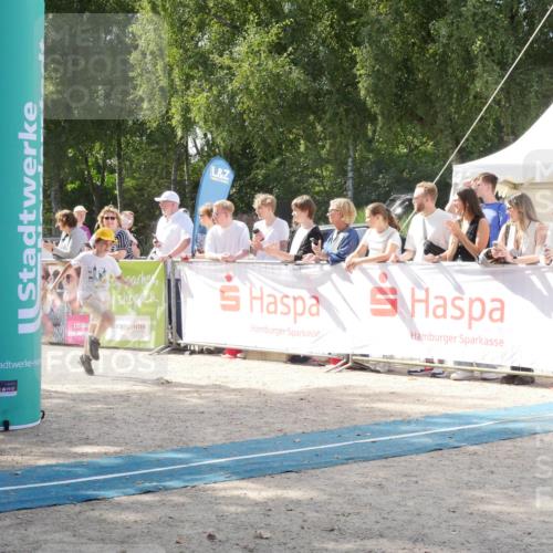 07.09.2025 - 19. Norderstedt Triathlon Zöllner http://msf.ph/oto/8788755 07.09.2025 13:52:52 Ziel 360 meine-sportfotos.de