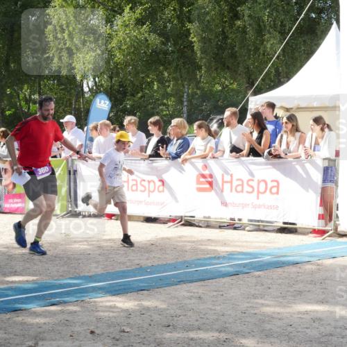 07.09.2025 - 19. Norderstedt Triathlon Zöllner http://msf.ph/oto/8788758 07.09.2025 13:52:53 Ziel 360 meine-sportfotos.de