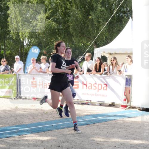 07.09.2025 - 19. Norderstedt Triathlon Zöllner http://msf.ph/oto/8788830 07.09.2025 13:54:36 Ziel 319, 1261 meine-sportfotos.de