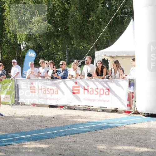 07.09.2025 - 19. Norderstedt Triathlon Zöllner http://msf.ph/oto/8788836 07.09.2025 13:54:37 Ziel 319, 1261 meine-sportfotos.de