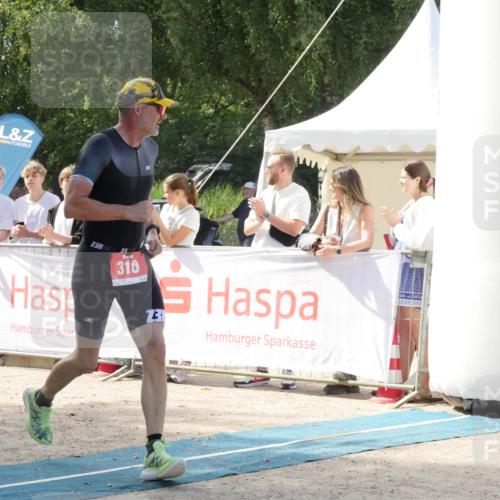 07.09.2025 - 19. Norderstedt Triathlon Zöllner http://msf.ph/oto/8788921 07.09.2025 13:57:03 Ziel 310, 336 meine-sportfotos.de