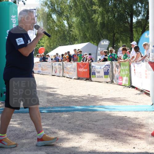 07.09.2025 - 19. Norderstedt Triathlon Zöllner http://msf.ph/oto/8788928 07.09.2025 13:47:01 Ziel  meine-sportfotos.de