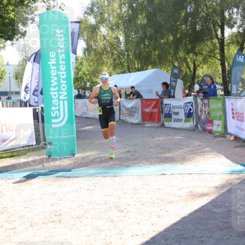 07.09.2025 - 19. Norderstedt Triathlon Zöllner http://msf.ph/oto/8788974 07.09.2025 16:13:49 Ziel 469, 1503 meine-sportfotos.de