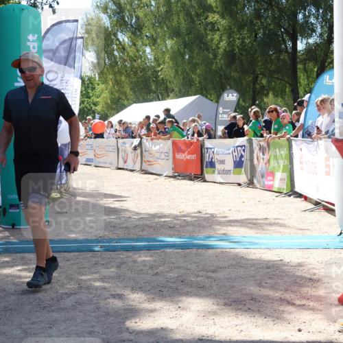 07.09.2025 - 19. Norderstedt Triathlon Zöllner http://msf.ph/oto/8788976 07.09.2025 13:47:55 Ziel 240, 349 meine-sportfotos.de