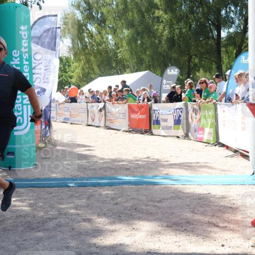 07.09.2025 - 19. Norderstedt Triathlon Zöllner http://msf.ph/oto/8788979 07.09.2025 13:47:55 Ziel 240, 349 meine-sportfotos.de