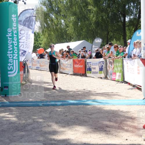 07.09.2025 - 19. Norderstedt Triathlon Zöllner http://msf.ph/oto/8788990 07.09.2025 13:47:59 Ziel 240, 349 meine-sportfotos.de