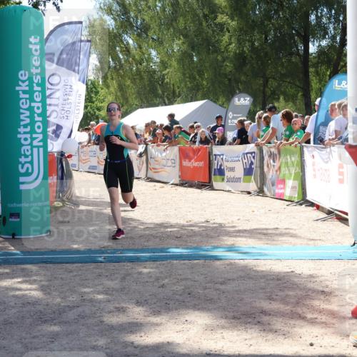 07.09.2025 - 19. Norderstedt Triathlon Zöllner http://msf.ph/oto/8789001 07.09.2025 13:48:00 Ziel 240, 349 meine-sportfotos.de