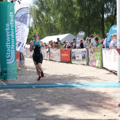 07.09.2025 - 19. Norderstedt Triathlon Zöllner http://msf.ph/oto/8789004 07.09.2025 13:48:00 Ziel 240, 349 meine-sportfotos.de