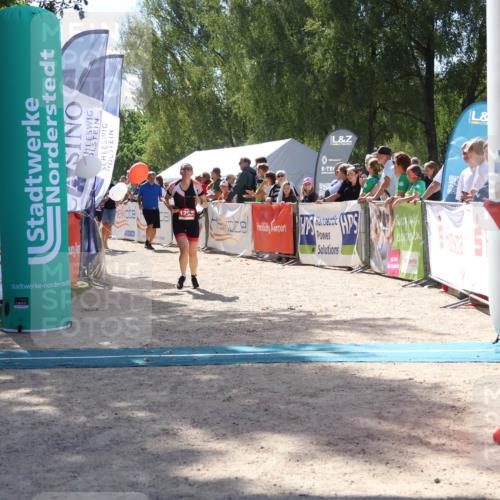 07.09.2025 - 19. Norderstedt Triathlon Zöllner http://msf.ph/oto/8789011 07.09.2025 13:48:12 Ziel 1298 meine-sportfotos.de