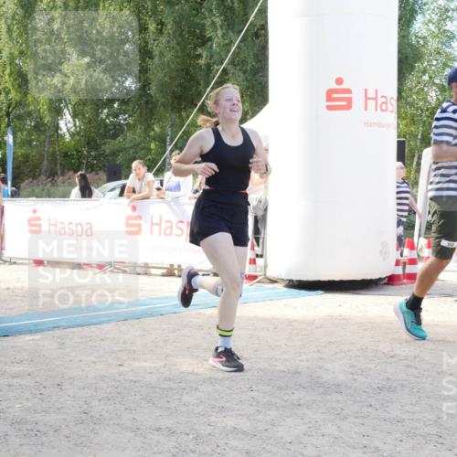 07.09.2025 - 19. Norderstedt Triathlon Zöllner http://msf.ph/oto/8789028 07.09.2025 13:59:05 Ziel 350 meine-sportfotos.de