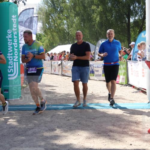 07.09.2025 - 19. Norderstedt Triathlon Zöllner http://msf.ph/oto/8789088 07.09.2025 13:48:19 Ziel 311, 777, 799, 1298 meine-sportfotos.de