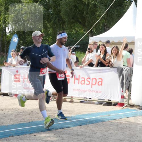 07.09.2025 - 19. Norderstedt Triathlon Zöllner http://msf.ph/oto/8789118 07.09.2025 14:01:53 Ziel 193, 206 meine-sportfotos.de