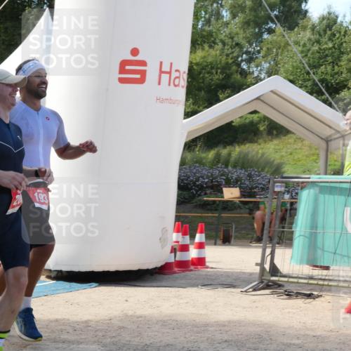 07.09.2025 - 19. Norderstedt Triathlon Zöllner http://msf.ph/oto/8789121 07.09.2025 14:01:54 Ziel 193, 206 meine-sportfotos.de
